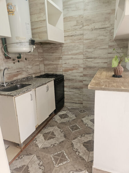 Departamento de 2 Dormitorios con Cochera - Excelente Zona urbana en Rivadavia