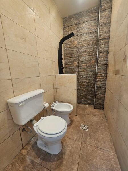 Departamento de 2 Dormitorios con Cochera - Excelente Zona urbana en Rivadavia