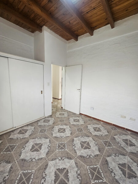 Departamento de 2 Dormitorios con Cochera - Excelente Zona urbana en Rivadavia