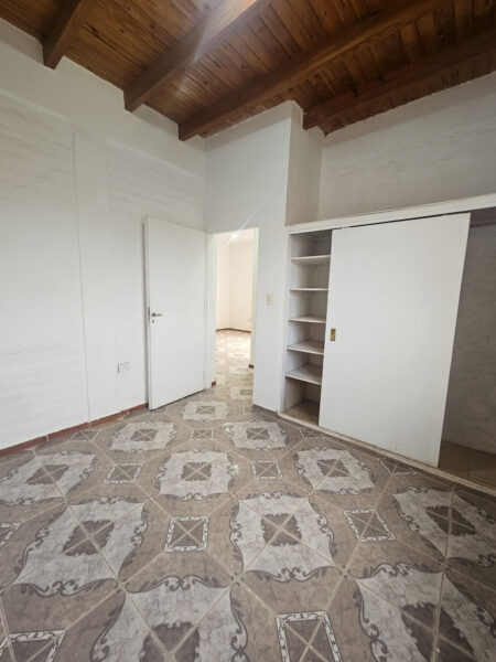 Departamento de 2 Dormitorios con Cochera - Excelente Zona urbana en Rivadavia