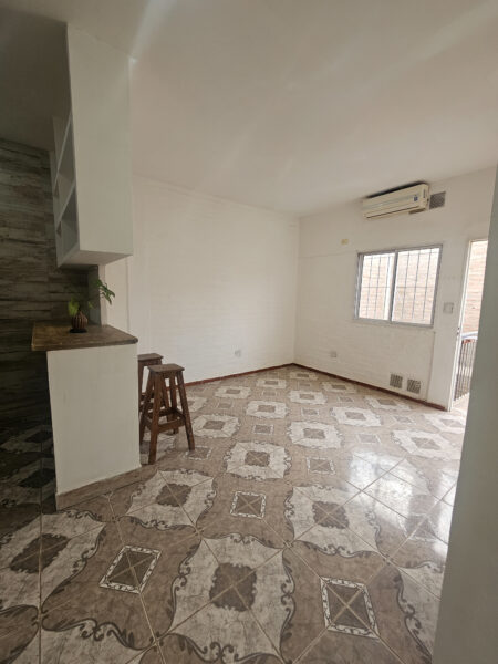Departamento de 2 Dormitorios con Cochera - Excelente Zona urbana en Rivadavia