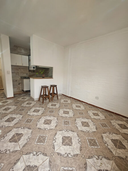 Departamento de 2 Dormitorios con Cochera - Excelente Zona urbana en Rivadavia