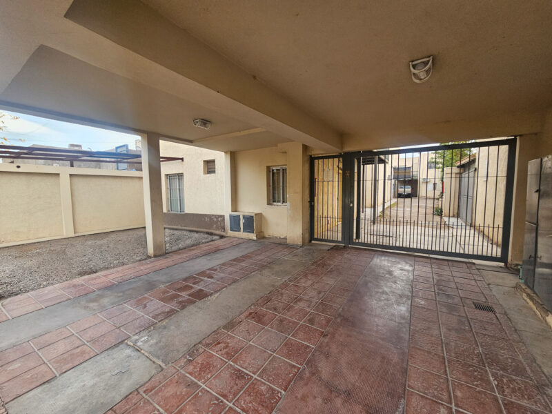 Departamento de 2 Dormitorios con Cochera - Excelente Zona urbana en Rivadavia