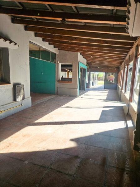 Local Comercial En Zona Estratégica - Meglioli A Metros De Libertador