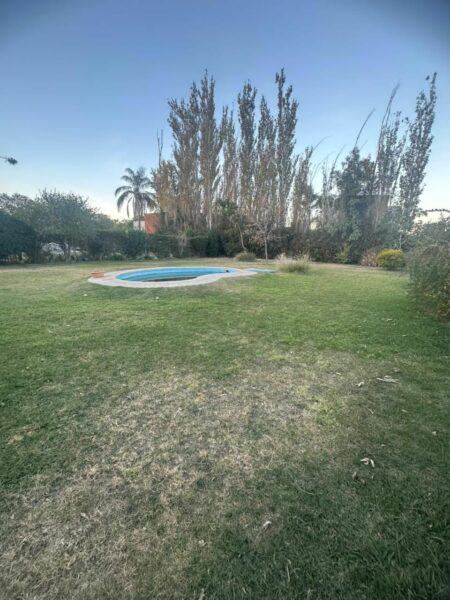 IMPORTANTE PROPIEDAD EN BARRIO CERRADO - RIVADAVIA
