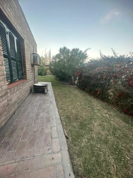 IMPORTANTE PROPIEDAD EN BARRIO CERRADO - RIVADAVIA